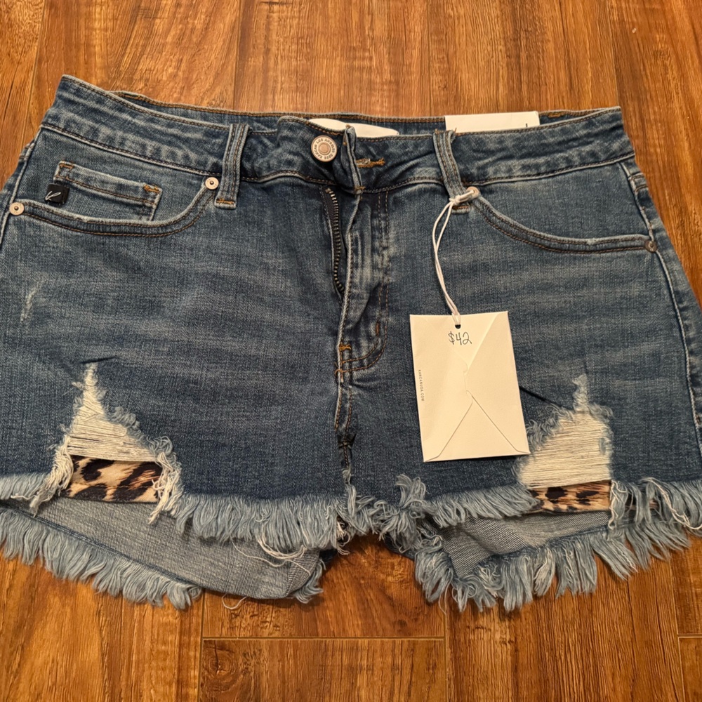 Kancan shorts never worn size large